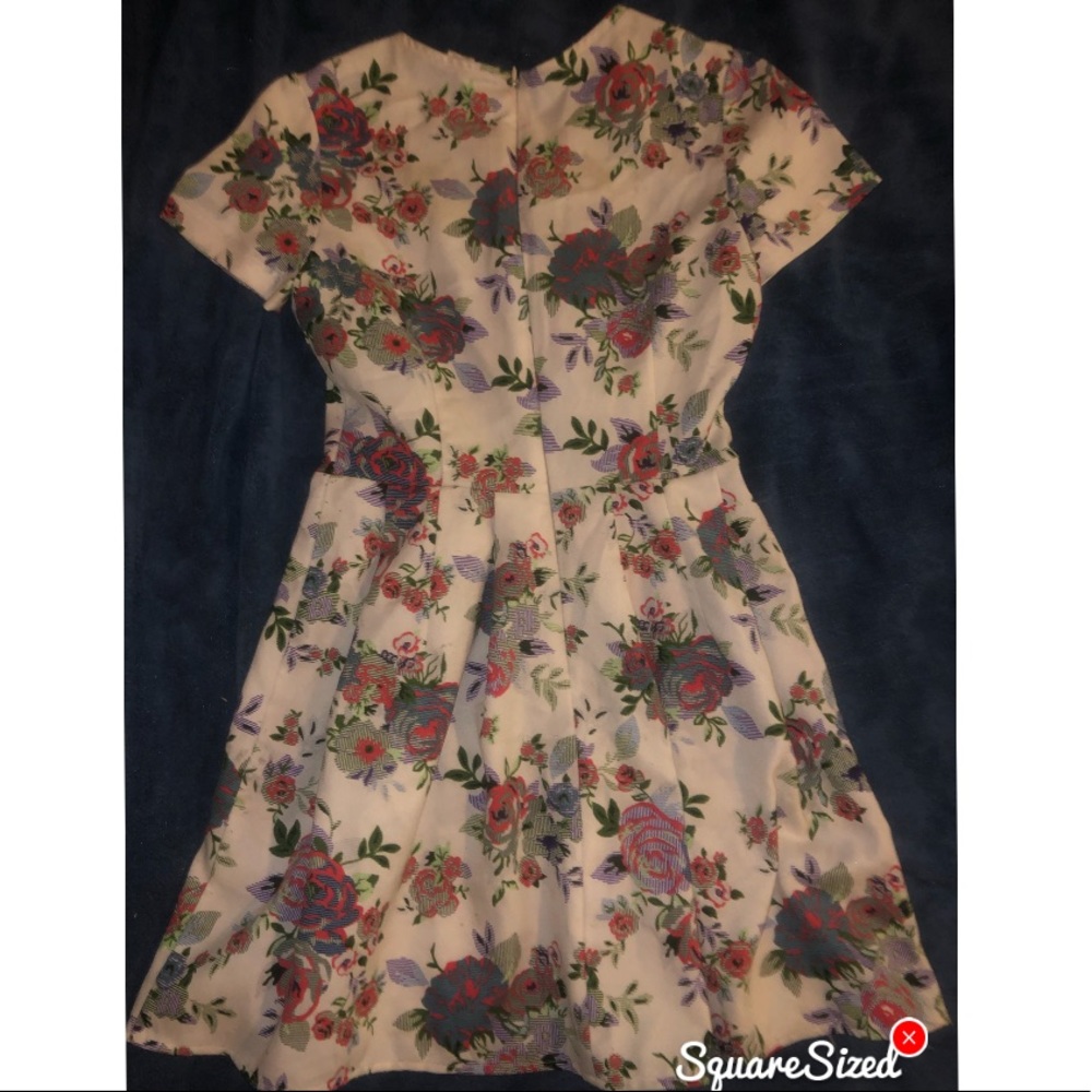 Dress - Picture 4 of 6